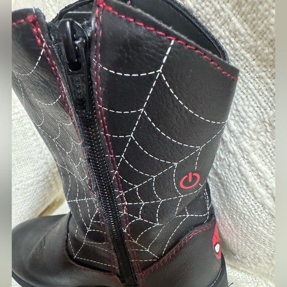 Marvel Black light up Synthetic Boots - Picture 6 of 9